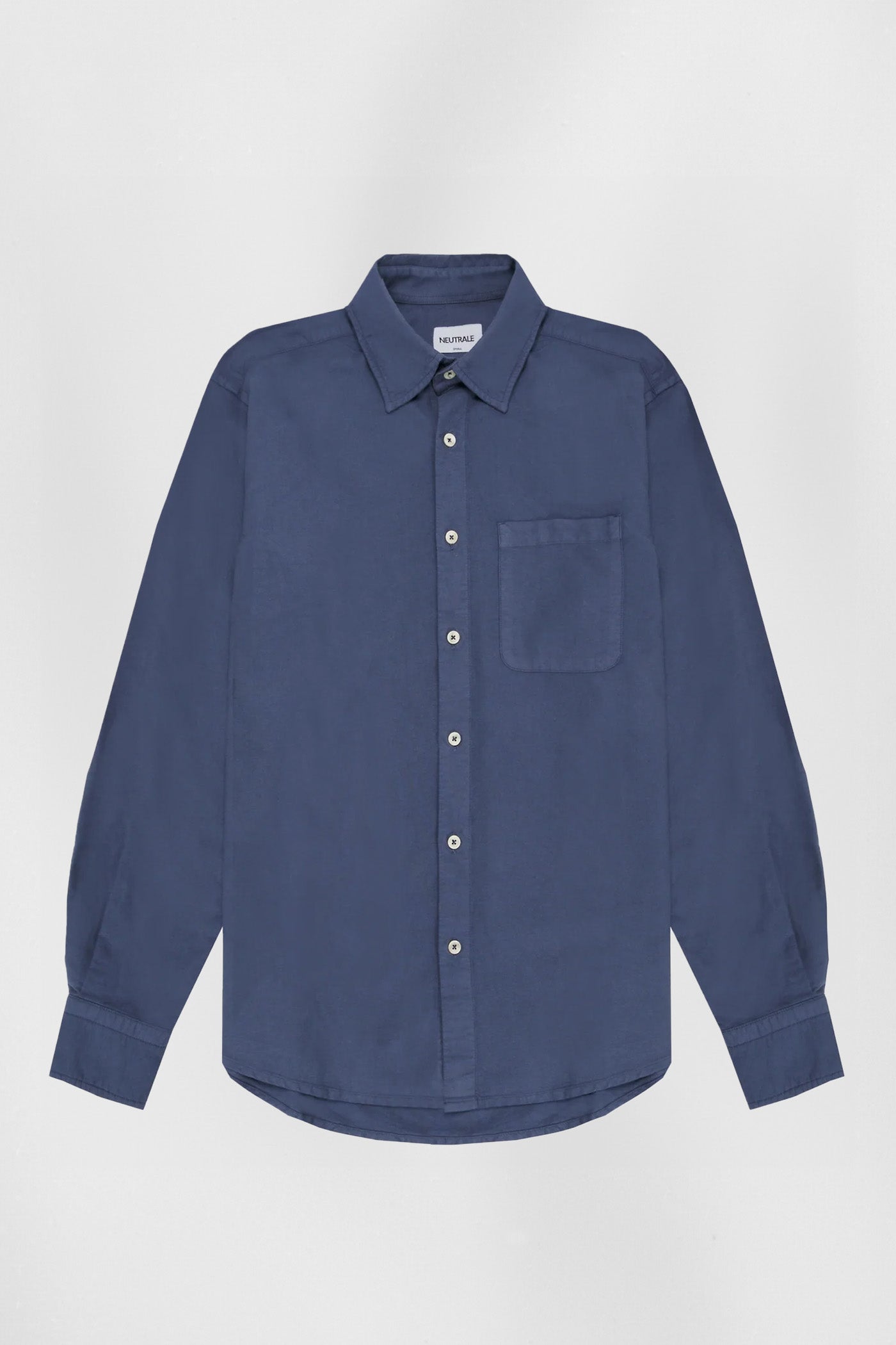 Neutrale french navy over shirt with a loose fit.