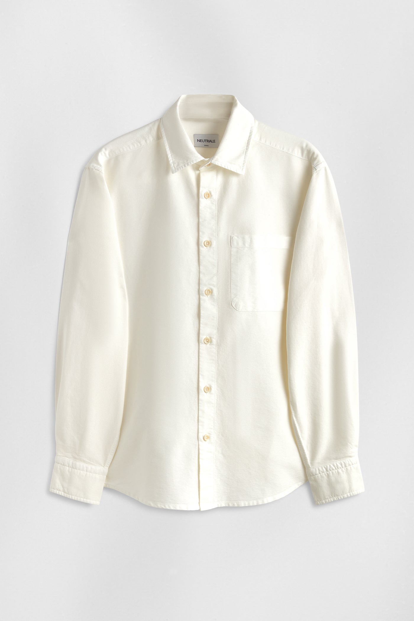 Neutrale oxford shirt in white, made with organic cotton. 